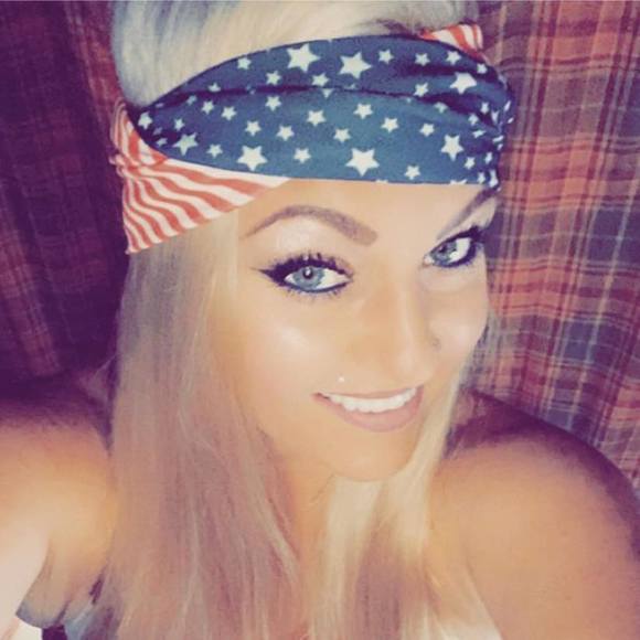 Meet your Posher, Corra - Picture 1 of 1